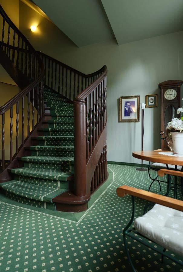 Gutshaus Redewisch Hotel & Restaurant 博尔滕哈根 外观 照片
