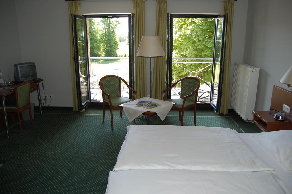 Gutshaus Redewisch Hotel & Restaurant 博尔滕哈根 外观 照片