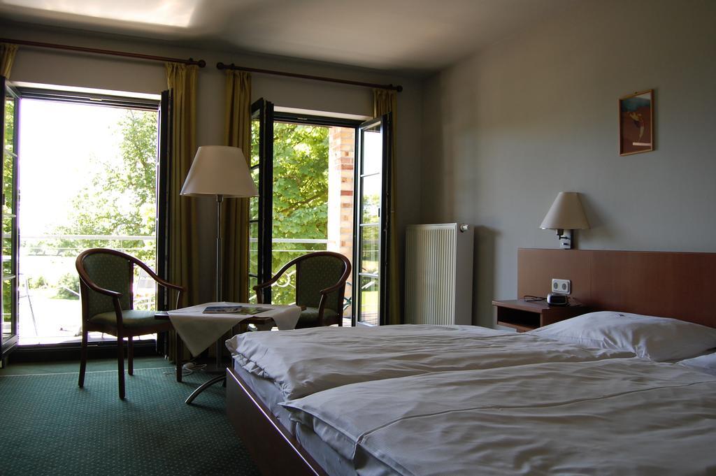Gutshaus Redewisch Hotel & Restaurant 博尔滕哈根 外观 照片