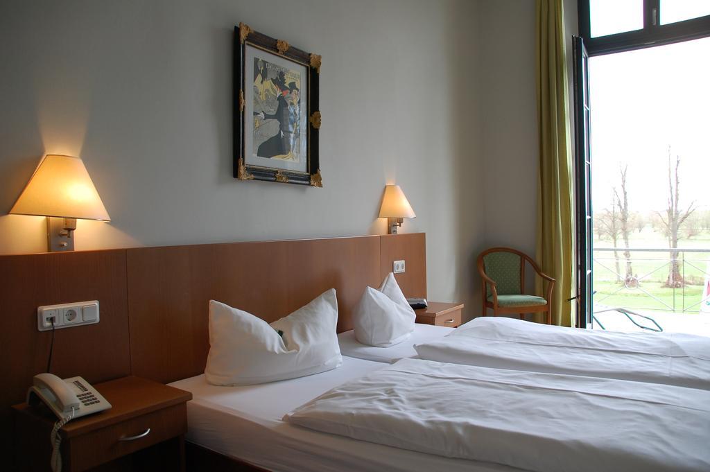 Gutshaus Redewisch Hotel & Restaurant 博尔滕哈根 外观 照片